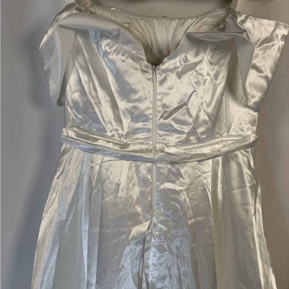 Lulus Greatest Hits White Satin Off-the-Shoulder Maxi Dress M - Picture 8 of 11